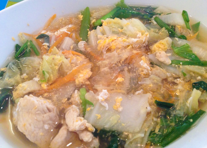 Glass noodle soup with chicken and veggies: Thai people sure know how to make a heart-warming soup!