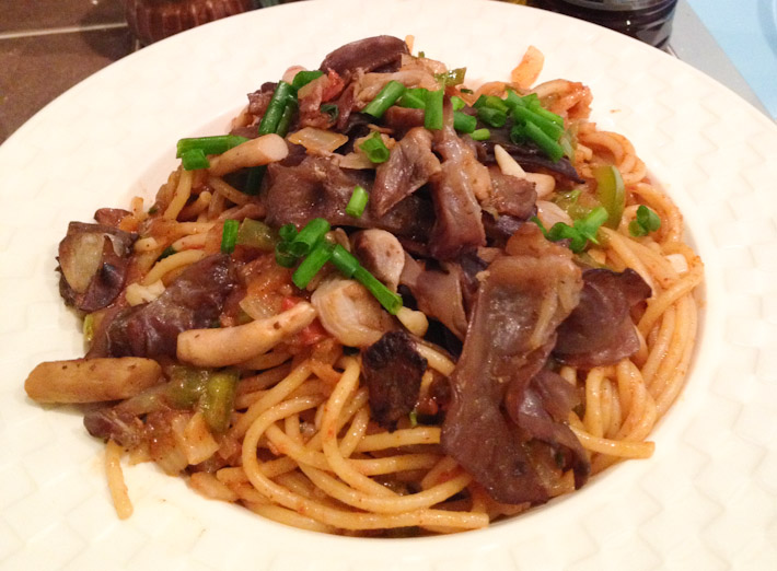 Another Euro-Thai experiment: spaghetti in olive oil and soy sauce topped with garlic assorted Asian mushrooms