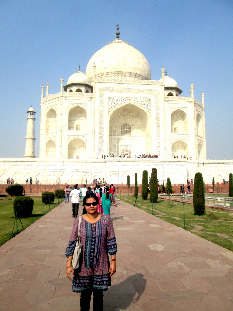 Shalu Sharma in front of the Taj Mahal