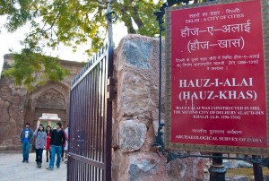 Hauz Khas Village, hipsters in New Delhi
