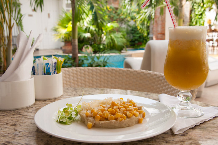 Cayeye: typical breakfast from the Caribbean coast of Colombia, consisting of mashed cooked plantains topped with cheese