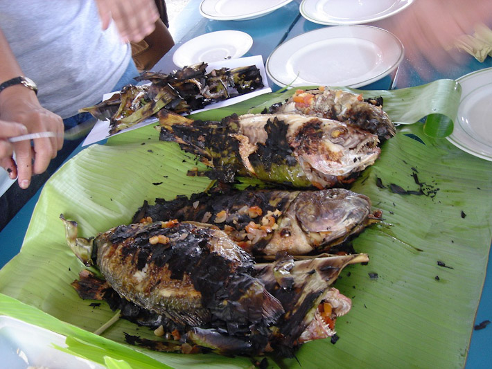 Grilled Tilapia in the Philippines. Photo by Niko (bit.ly/1PpoZU3)