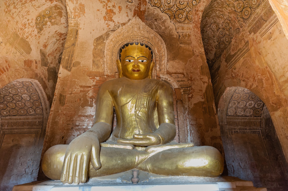 Buddha statue in Bagan