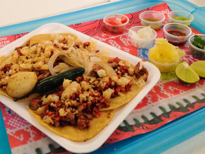Tacos con chorizo in Mexico City