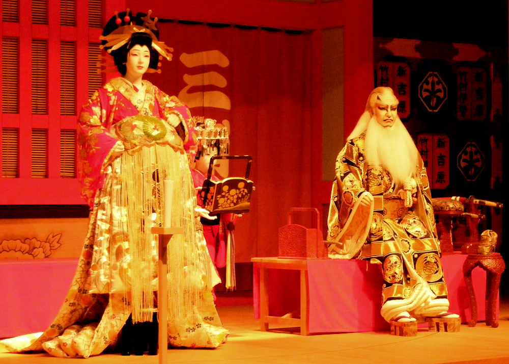 Japanese Puppet Theatre. Photo by St Stev on Flickr: http://bit.ly/2jisMcQ